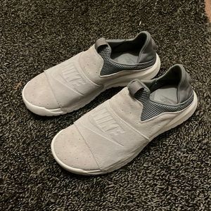 Men’s Nike tennis shoes basically brand new